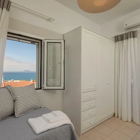 Full View In A Luxury House Villa